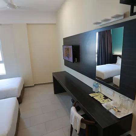 Pantai Regal Boutique Hotel Kuantan Exterior photo
