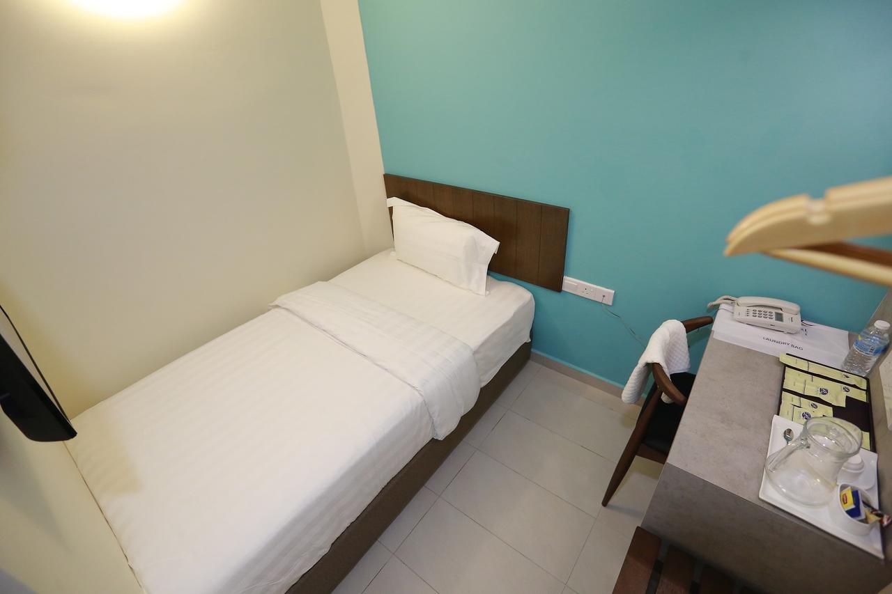 Pantai Regal Boutique Hotel 2*