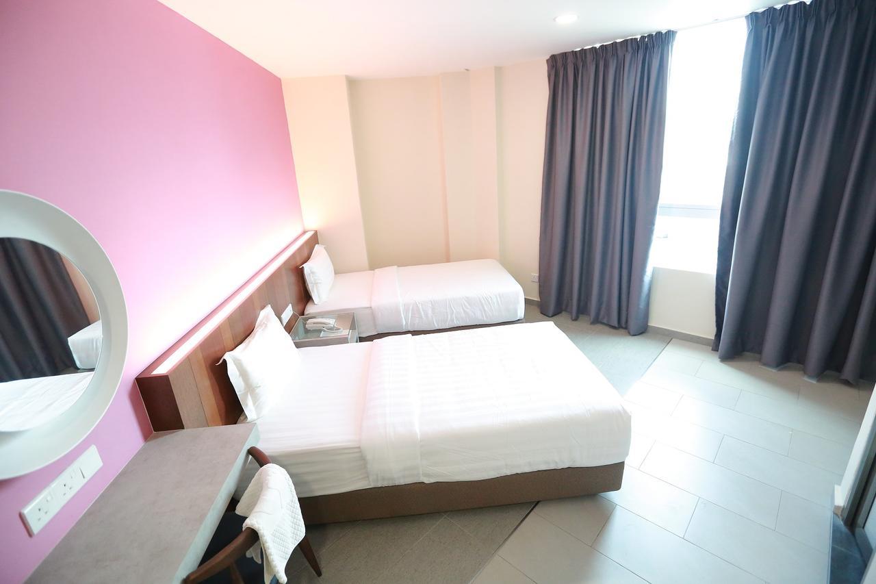 Pantai Regal Boutique Hotel 2*