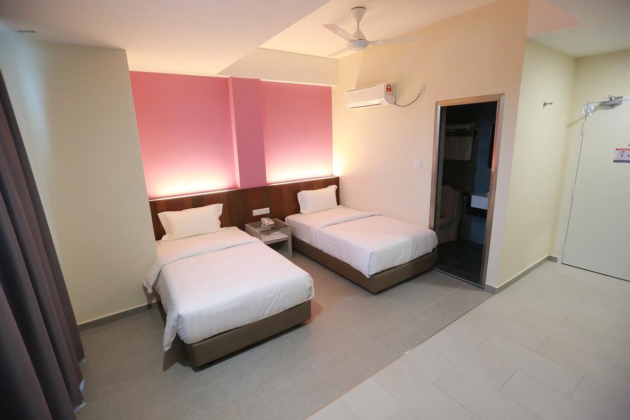 Pantai Regal Boutique Hotel 2*